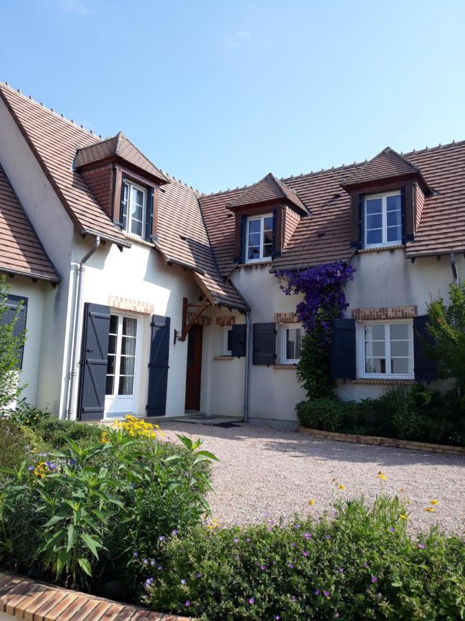 Therouanne En Berry Plaimpied-Givaudins Exterior photo